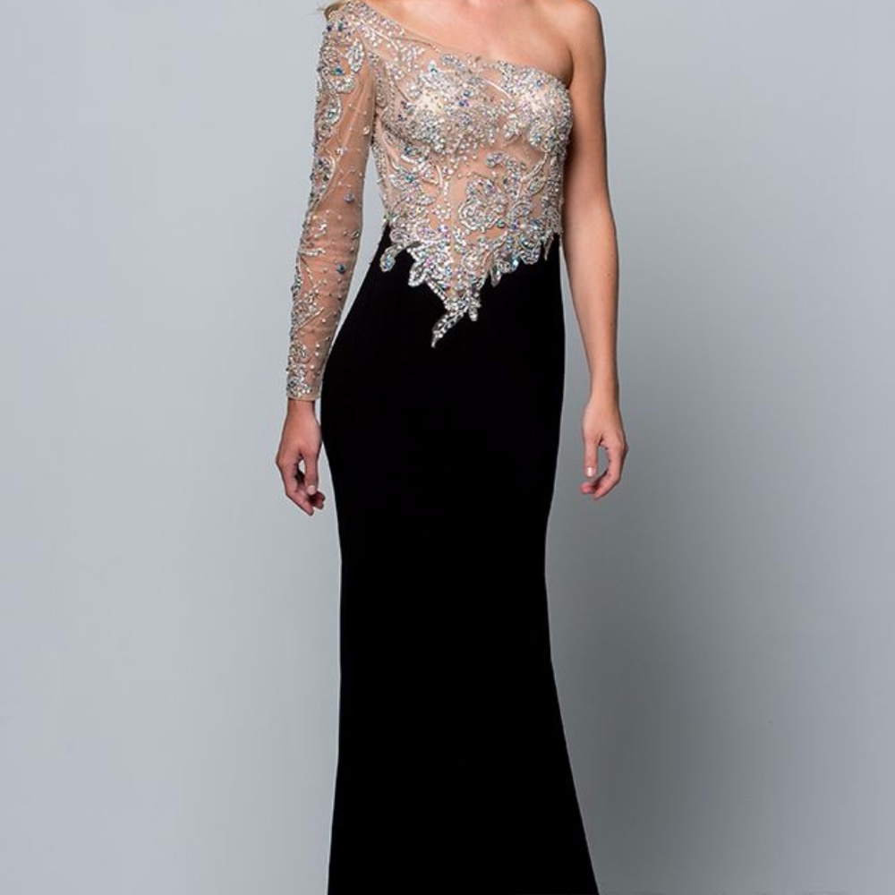 Terani Black Women's Prom Gown Size 4